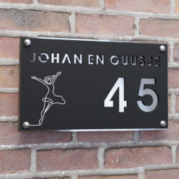 naambord zwart zilver dance met afstandhouders