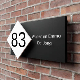 Naambord Zwart met ruit Huisnummer links
